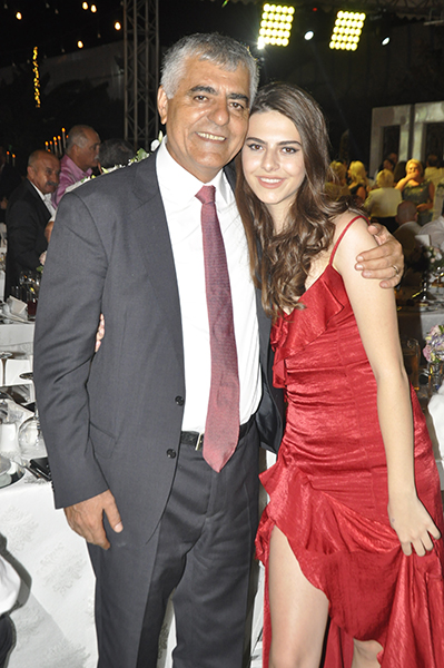 HALKIN ADAMINDAN MUHTEŞEM DÜĞÜN