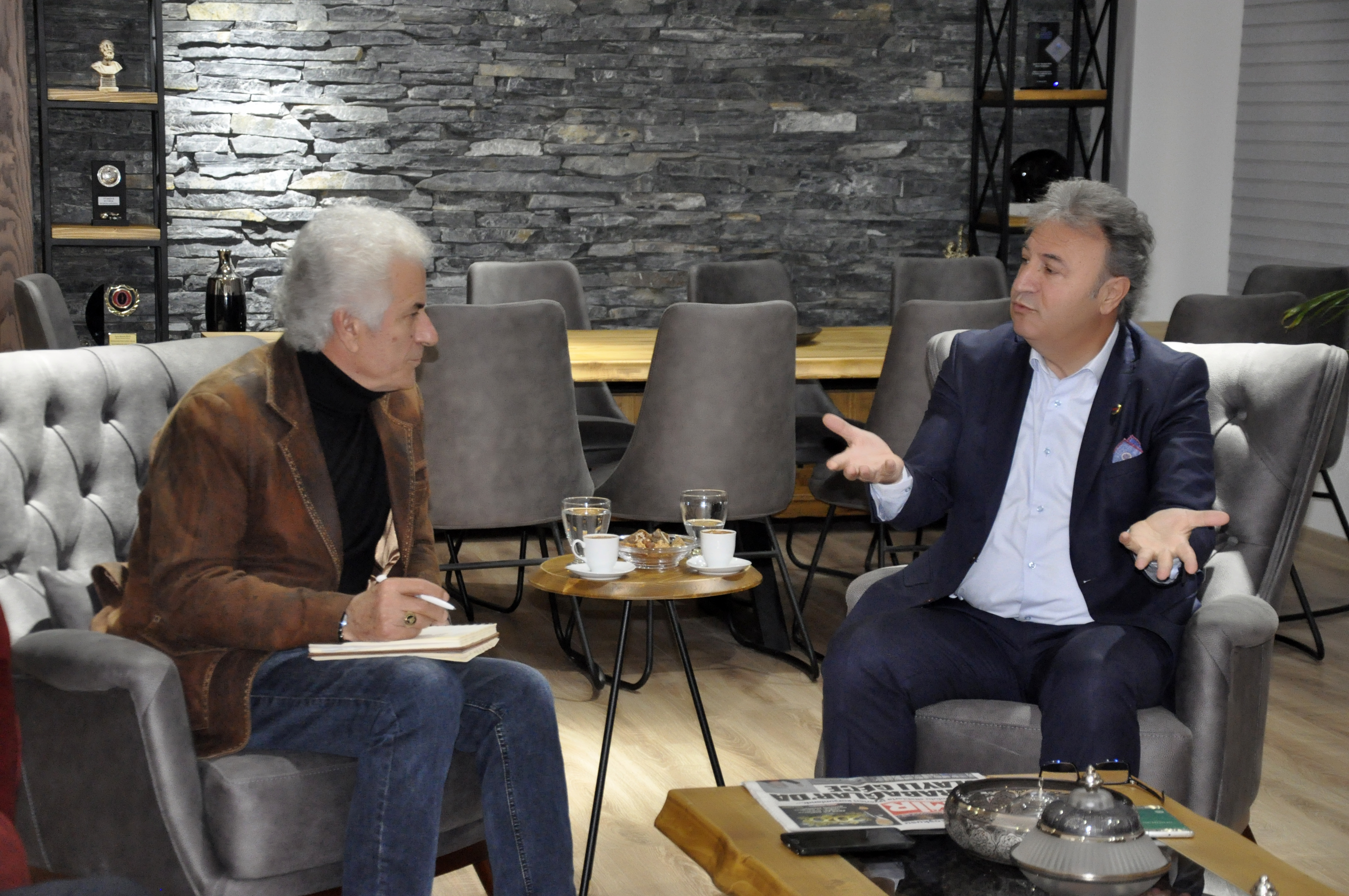 "NOKTA KÜÇÜKTÜR AMA CÜMLEYİ BİTİRİR"