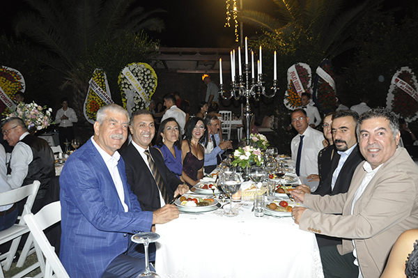 HALKIN ADAMINDAN MUHTEŞEM DÜĞÜN