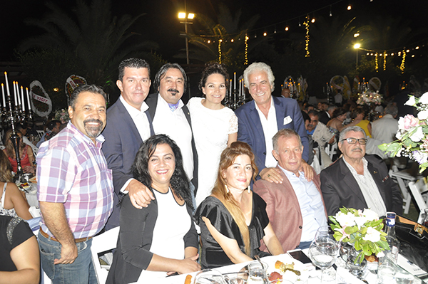 HALKIN ADAMINDAN MUHTEŞEM DÜĞÜN