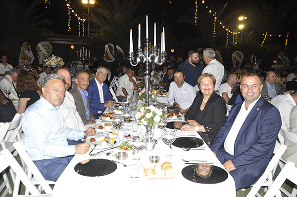 HALKIN ADAMINDAN MUHTEŞEM DÜĞÜN