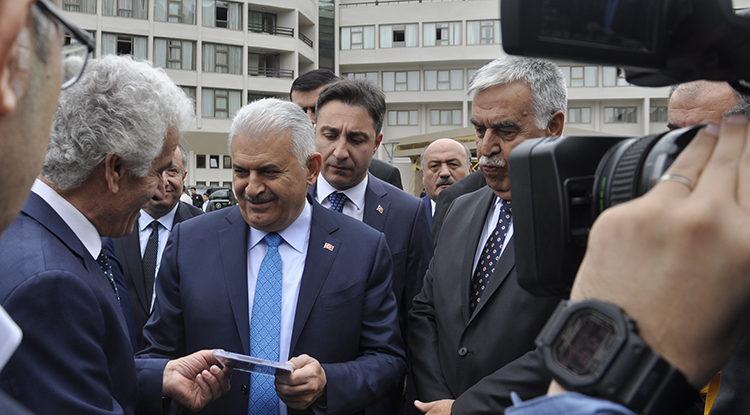 'Biz Biriz' Başbakan Yıldırım'a verildi