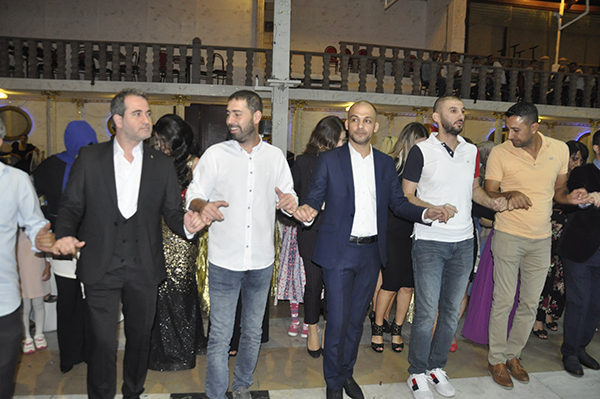 DÜNYAEVİNE GİRDİLER…