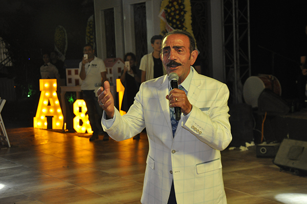 HALKIN ADAMINDAN MUHTEŞEM DÜĞÜN