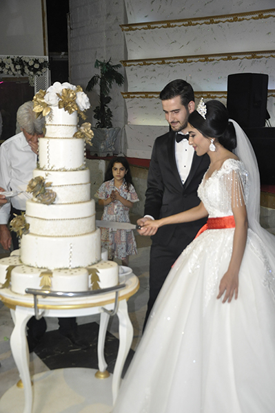 DÜNYAEVİNE GİRDİLER…