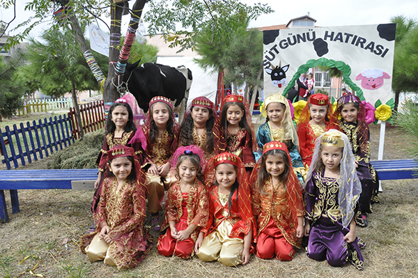 Miniklerden süt etkinliği