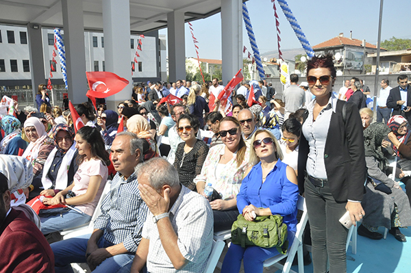 Yıldırım yerleşkeyi açtı, CHP'li Başkan'a teşekkür etti