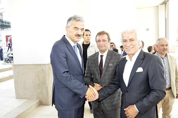 Yıldırım yerleşkeyi açtı, CHP'li Başkan'a teşekkür etti