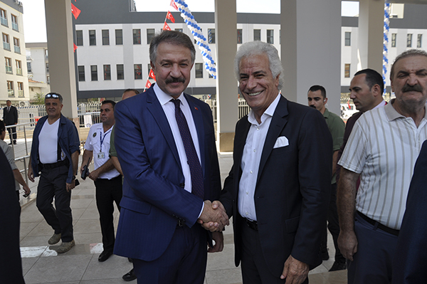 Yıldırım yerleşkeyi açtı, CHP'li Başkan'a teşekkür etti