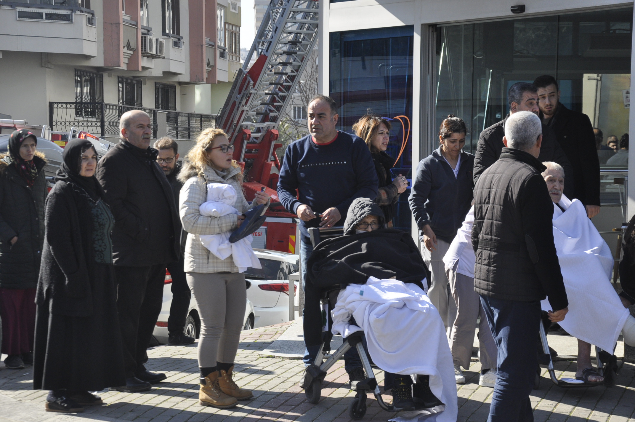 İzmir'de özel hastanede yangın