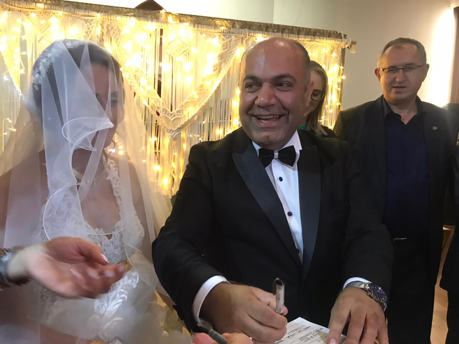 Özinan ve Dönmez ailelerinin mutlu günü