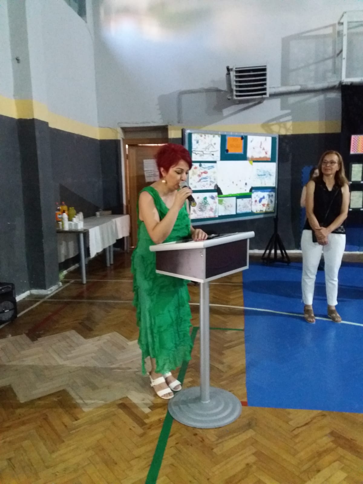 Karşıyaka'da 'Sanatla Okuyorum' sergisi