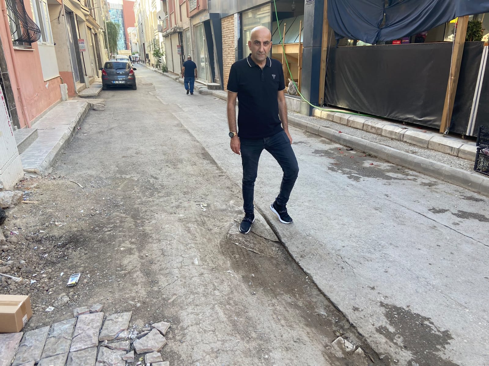 AK Parti Çiğli’den yollara tepki 