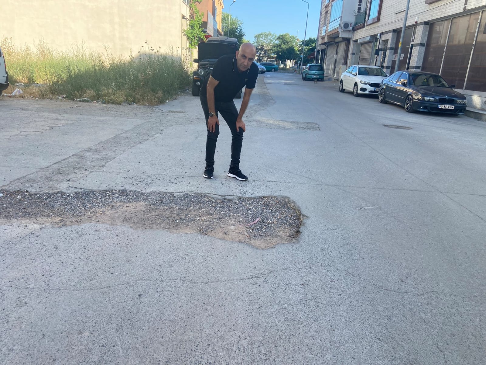 AK Parti Çiğli’den yollara tepki 