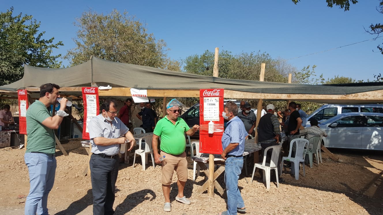 Bakan Danışmanı Özçeri'den Kurbanlık satıcılarına ziyaret