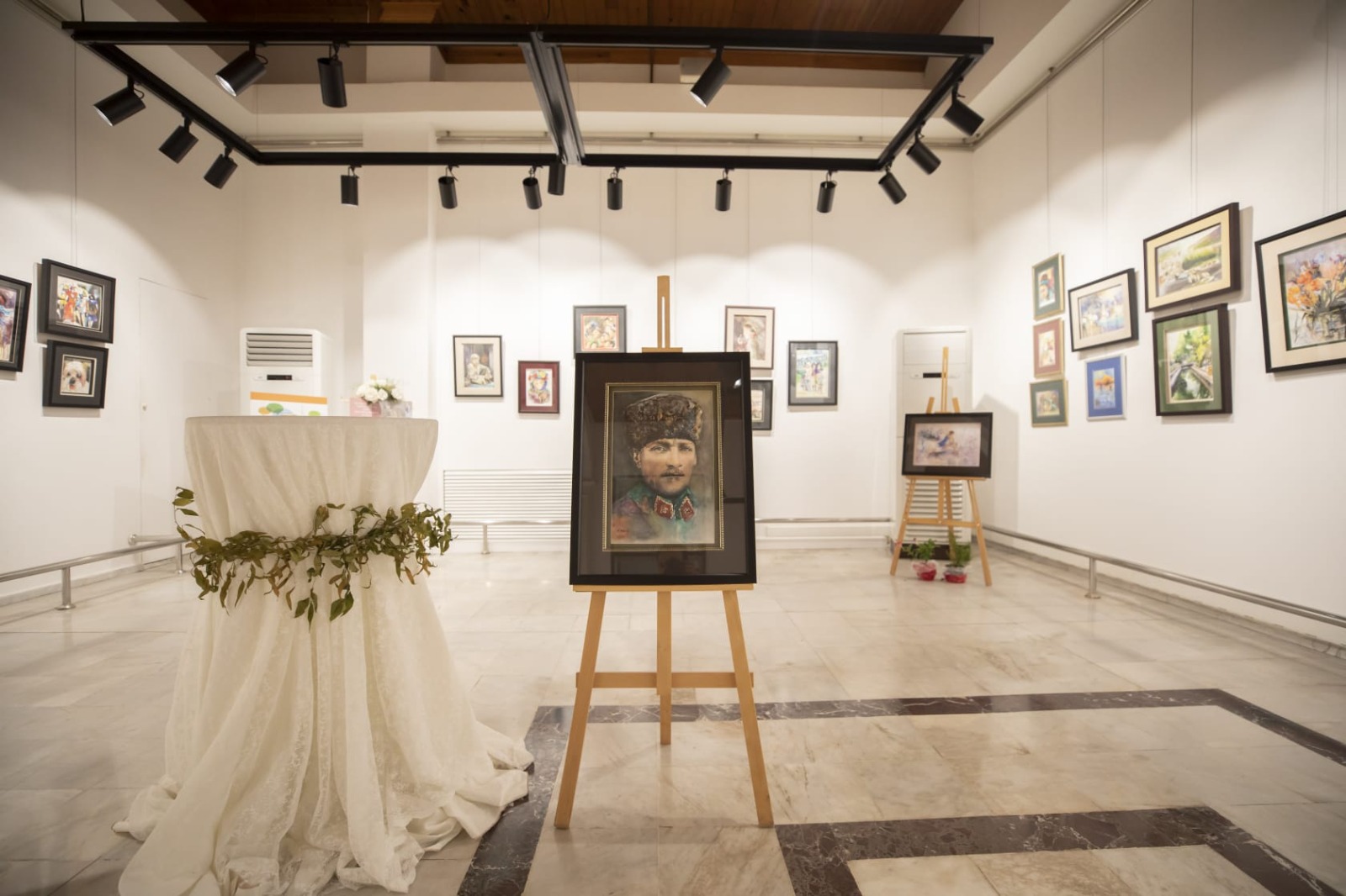 MERAL SAKA’NIN “VESİLE’Sİ” BÜYÜK BEĞENİ TOPLADI