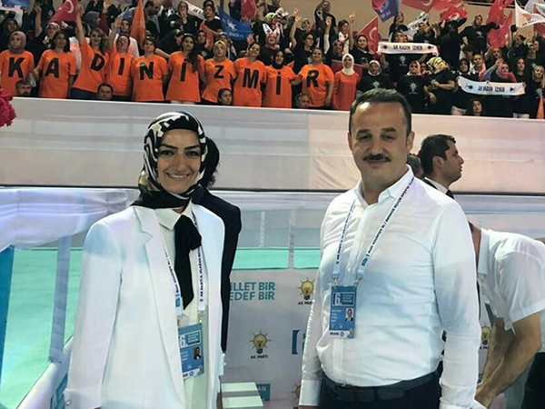 AK kadınların hedefi arada kalanlar