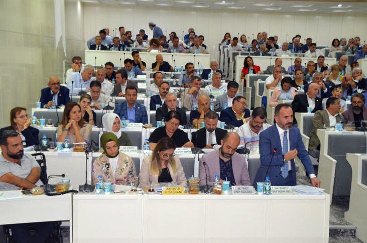 Beklenen istifalar geldi!