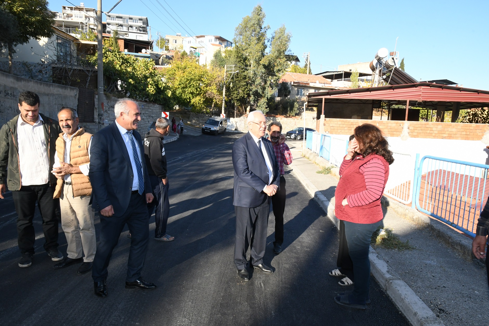 Asfalt ekipleri durmaksızın çalışıyor: Başkan Selvitopu çalışmaları yerinde inceledi