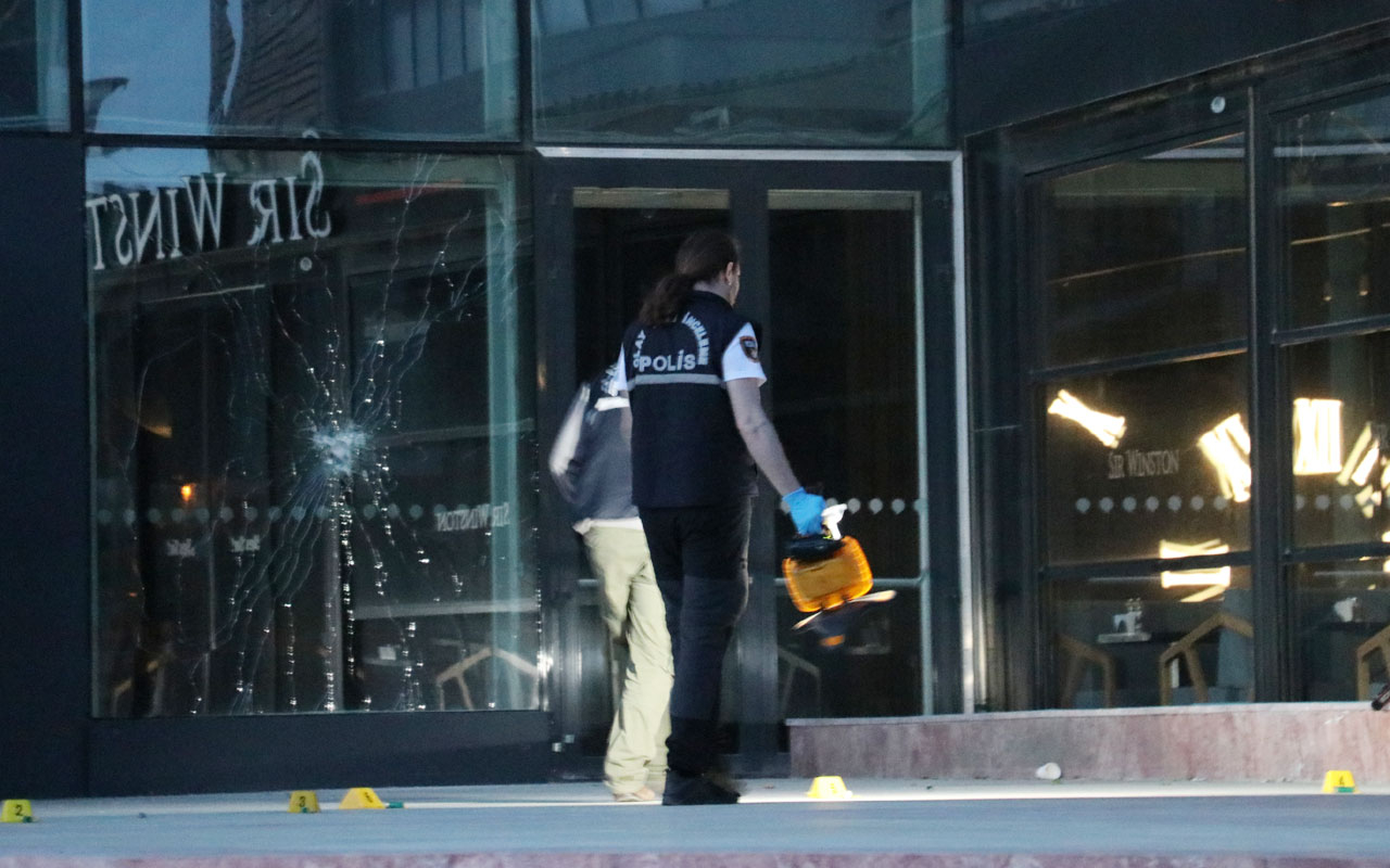 İzmir'de AVM'ye silahlı saldırı