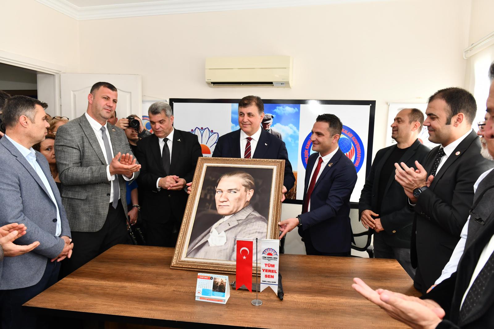 Başkan Cemil Tugay'dan Şehir Hastanesi eleştirisi