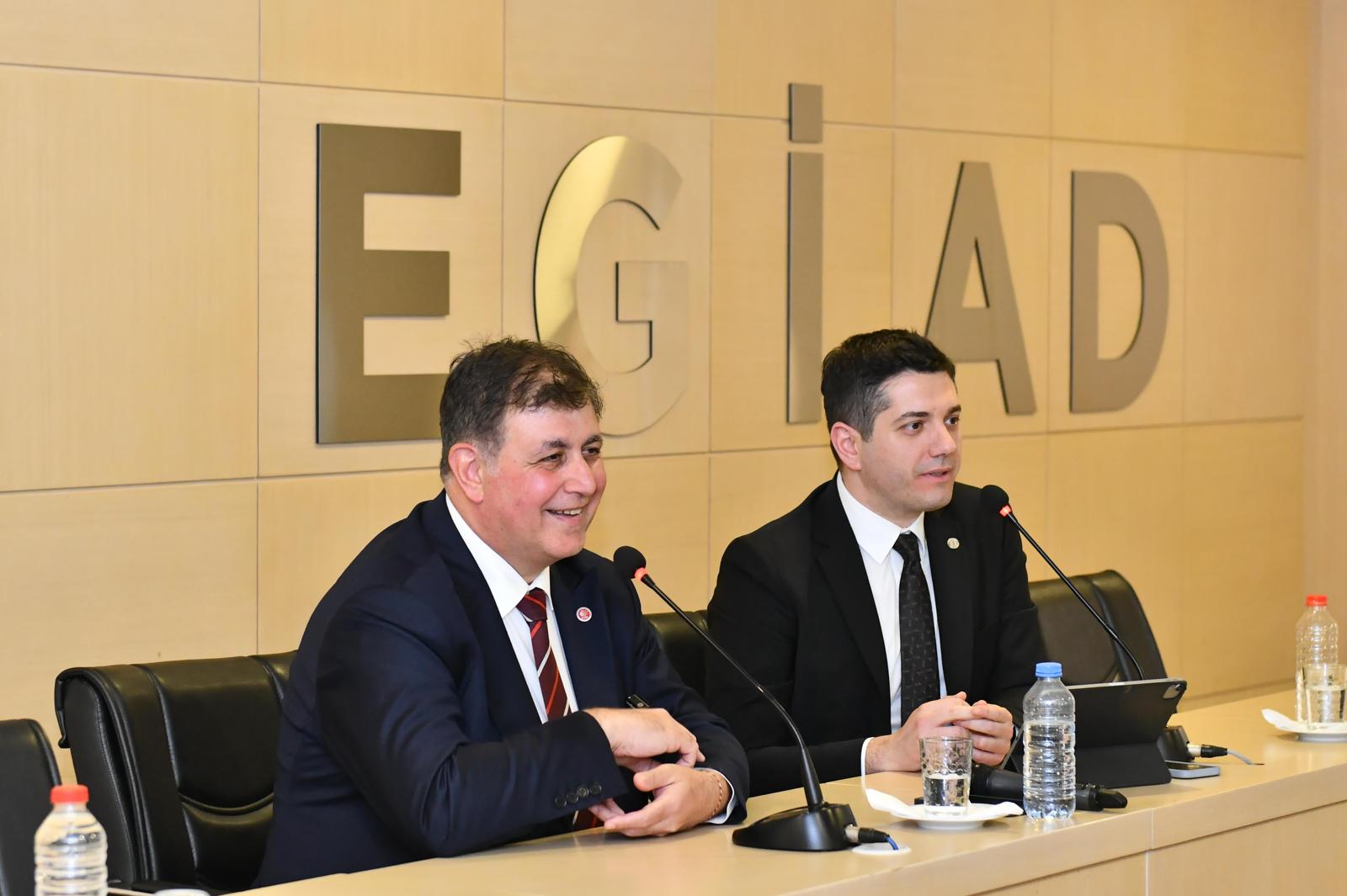 Başkan Tugay, genç iş insanlarına projelerini anlattı