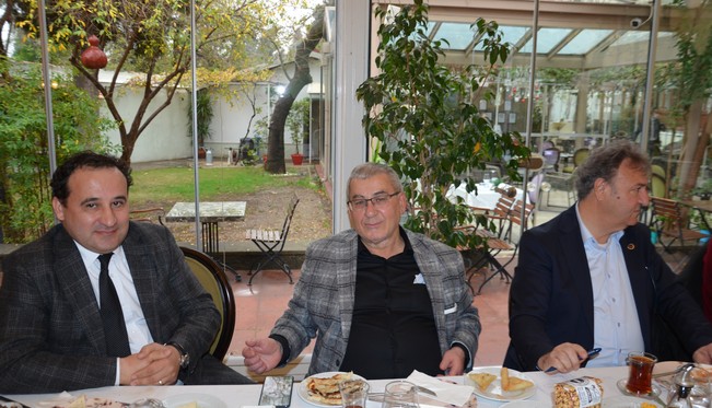 SATARAK DEĞİL ALARAK BÜYÜYEN BELEDİYE: "BORNOVA"