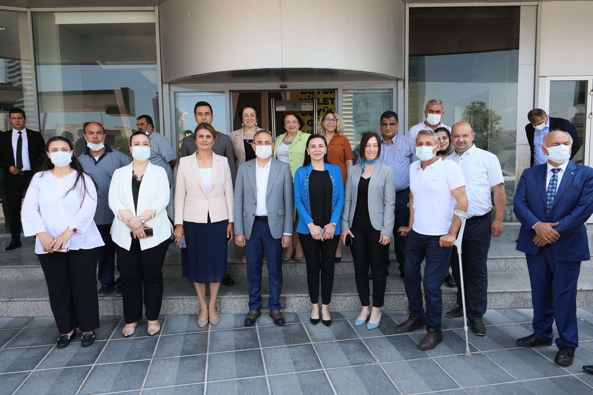 AK Parti İzmir’den, en özel ‘Babalar Günü’ kutlaması