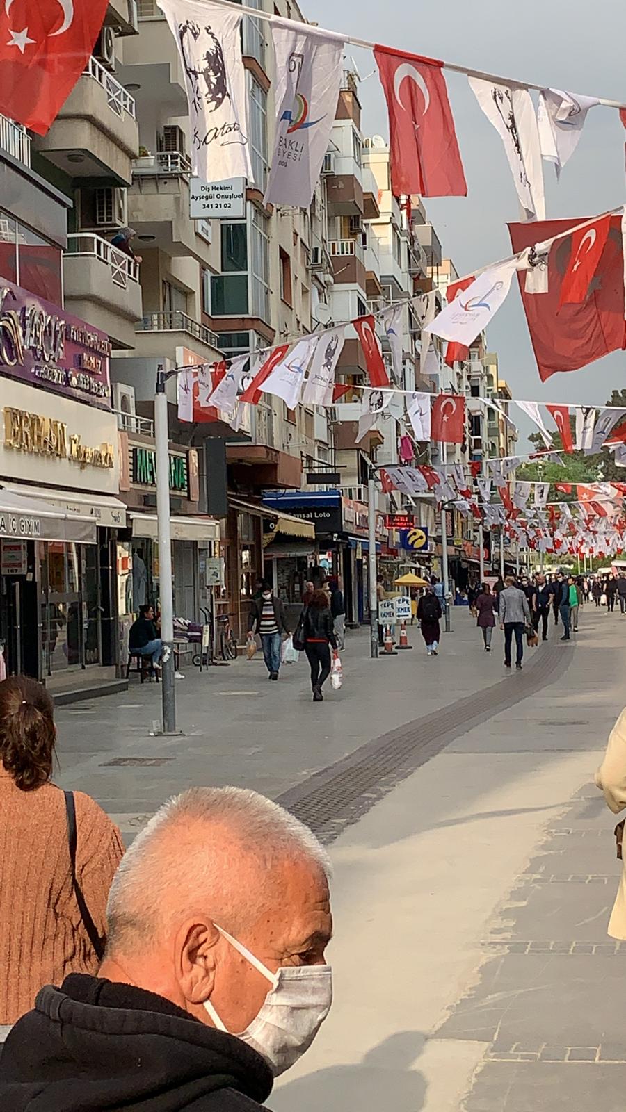 BAYRAKLI NEFES ALDI! KARŞIYAKA ESNAFI PERİŞAN!