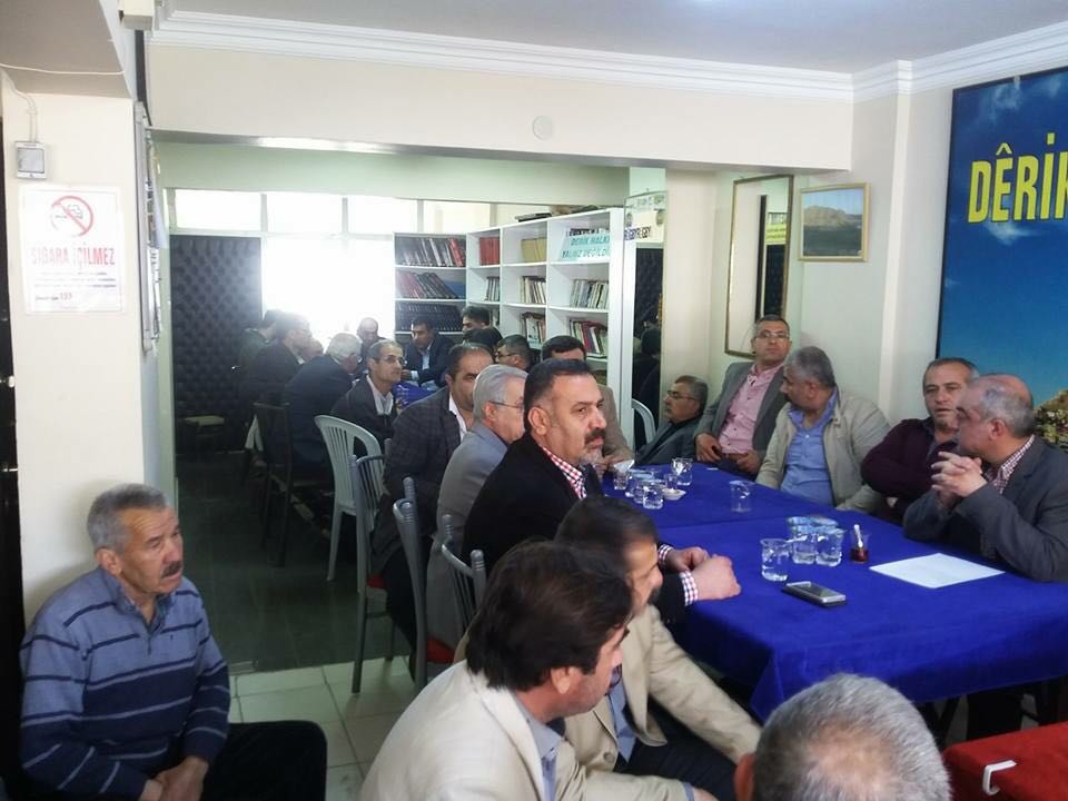 Derikliler'de bayrak değişimi