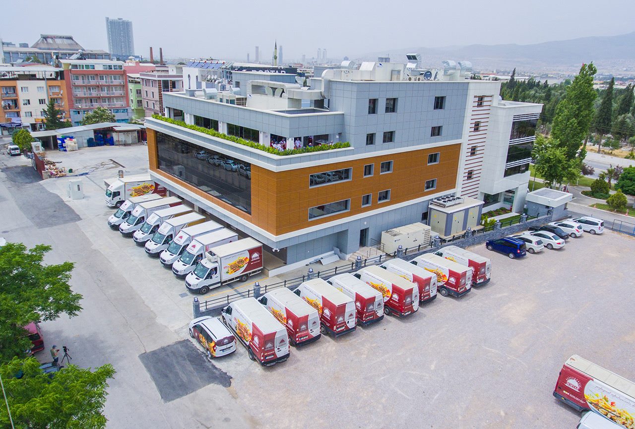 “BAŞARI DÜRÜSTLÜKTEN GEÇiYOR”