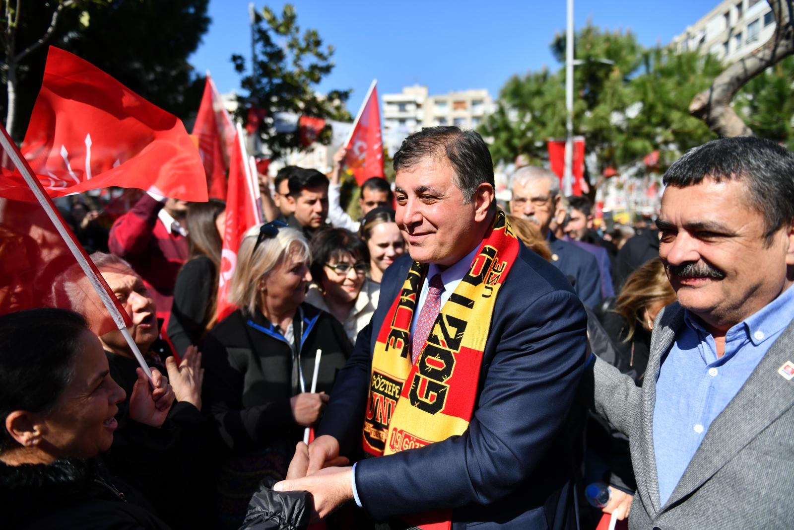 Başkan Cemil Tugay: 10 yıldır bir metre metro yapmadınız