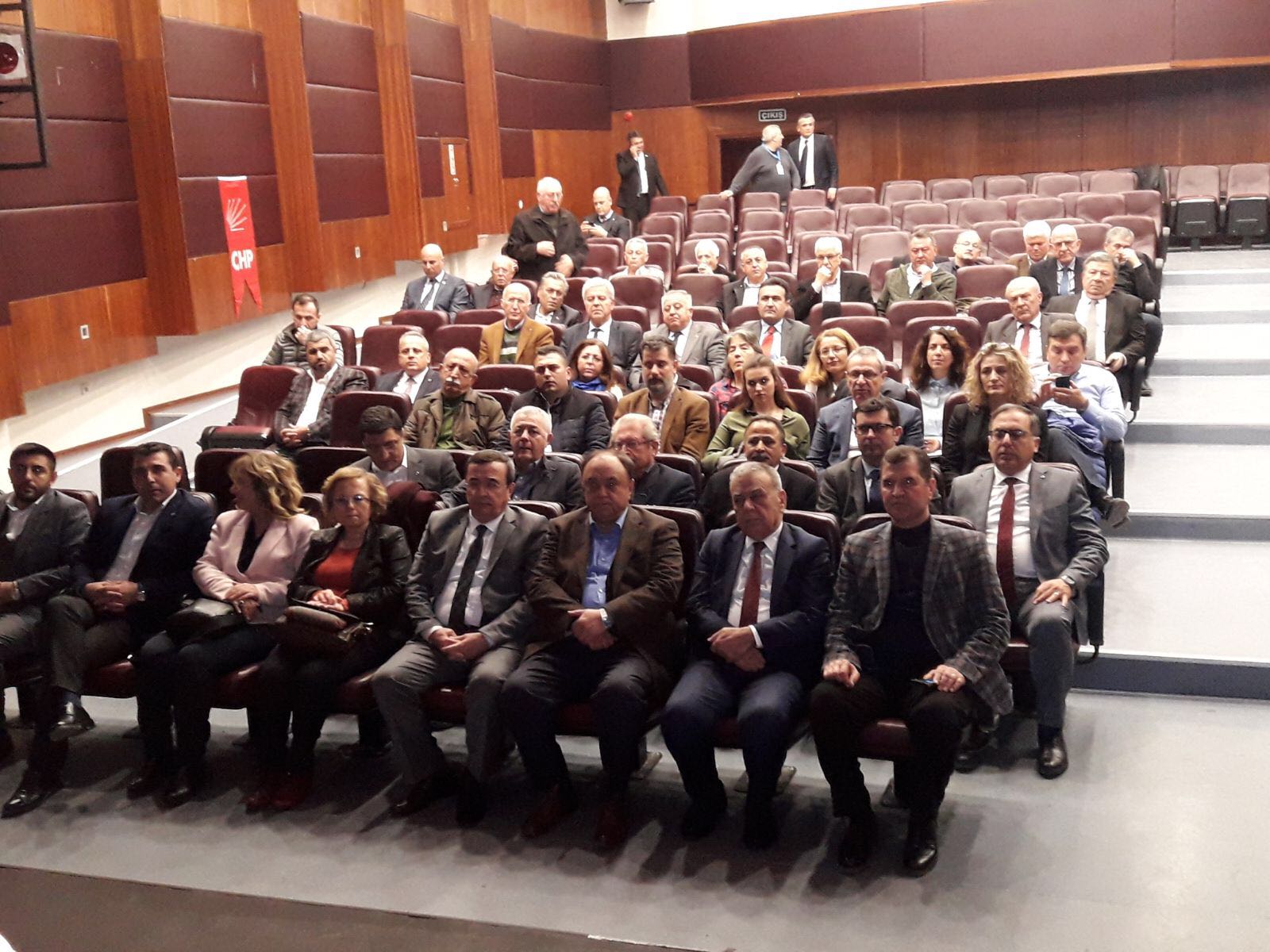 CHP İzmir'de tüzük zirvesi: Örgüt genel merkezin taslağına nasıl bakıyor?