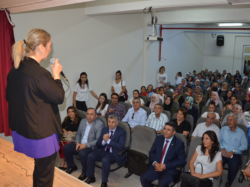 Ceyda Bölünmez Çankırı velilere seslendi: Kendinizi geliştirin