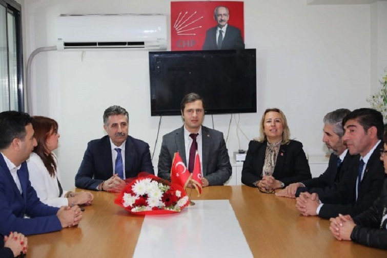 CHP'li Deniz Yücel'den Bayraklı mesaisi! Yaşanan krize el koydu