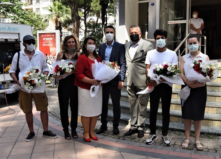 Online kurslarda öğrendikleriyle sergi açtılar