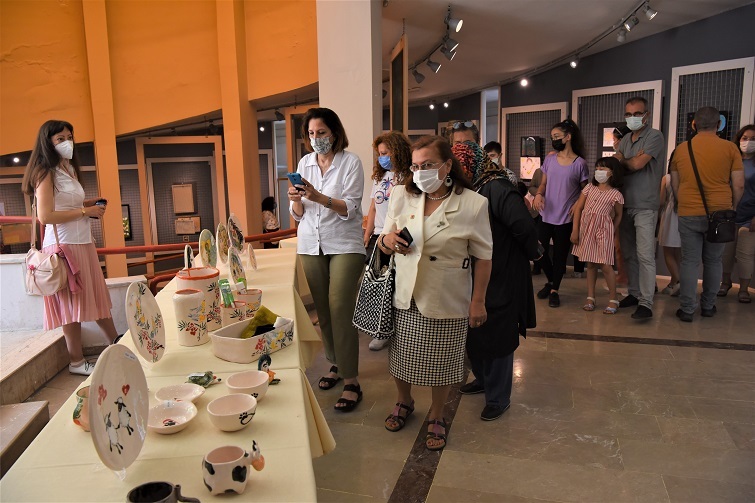 Online kurslarda öğrendikleriyle sergi açtılar