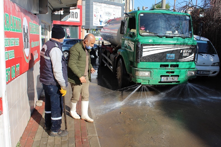 Başkan Selvitopu’dan yağmur mesaisi