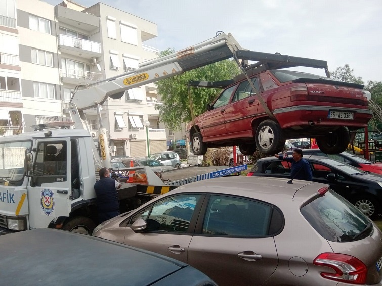 Karşıyaka’da hurda araçlara geçit yok