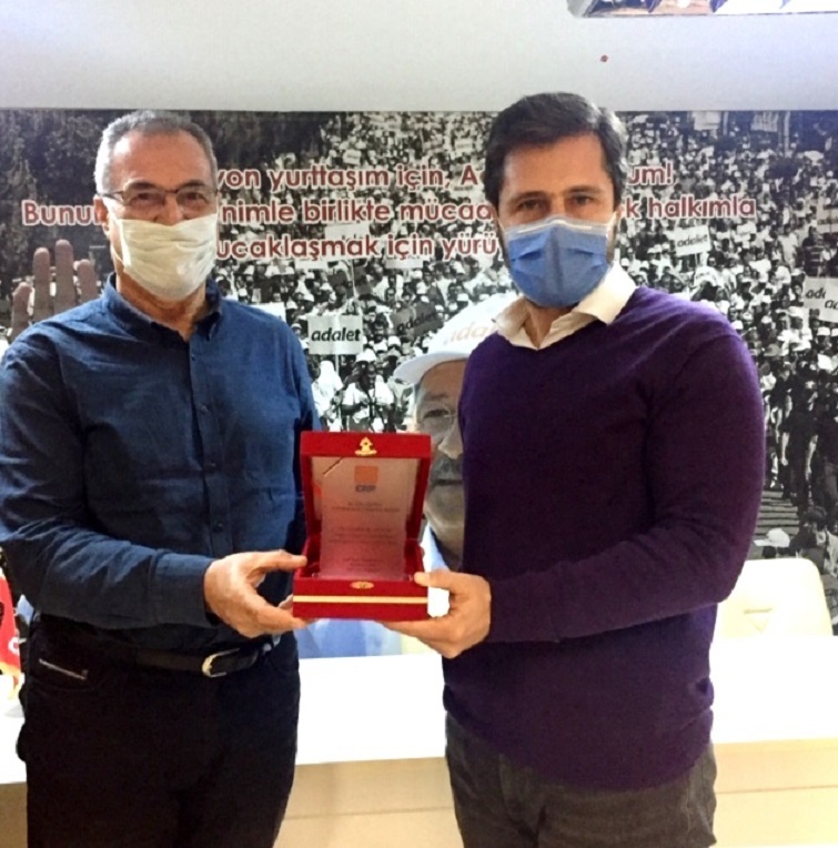 CHP İzmir Parti Okulu'nda bayrak değişimi