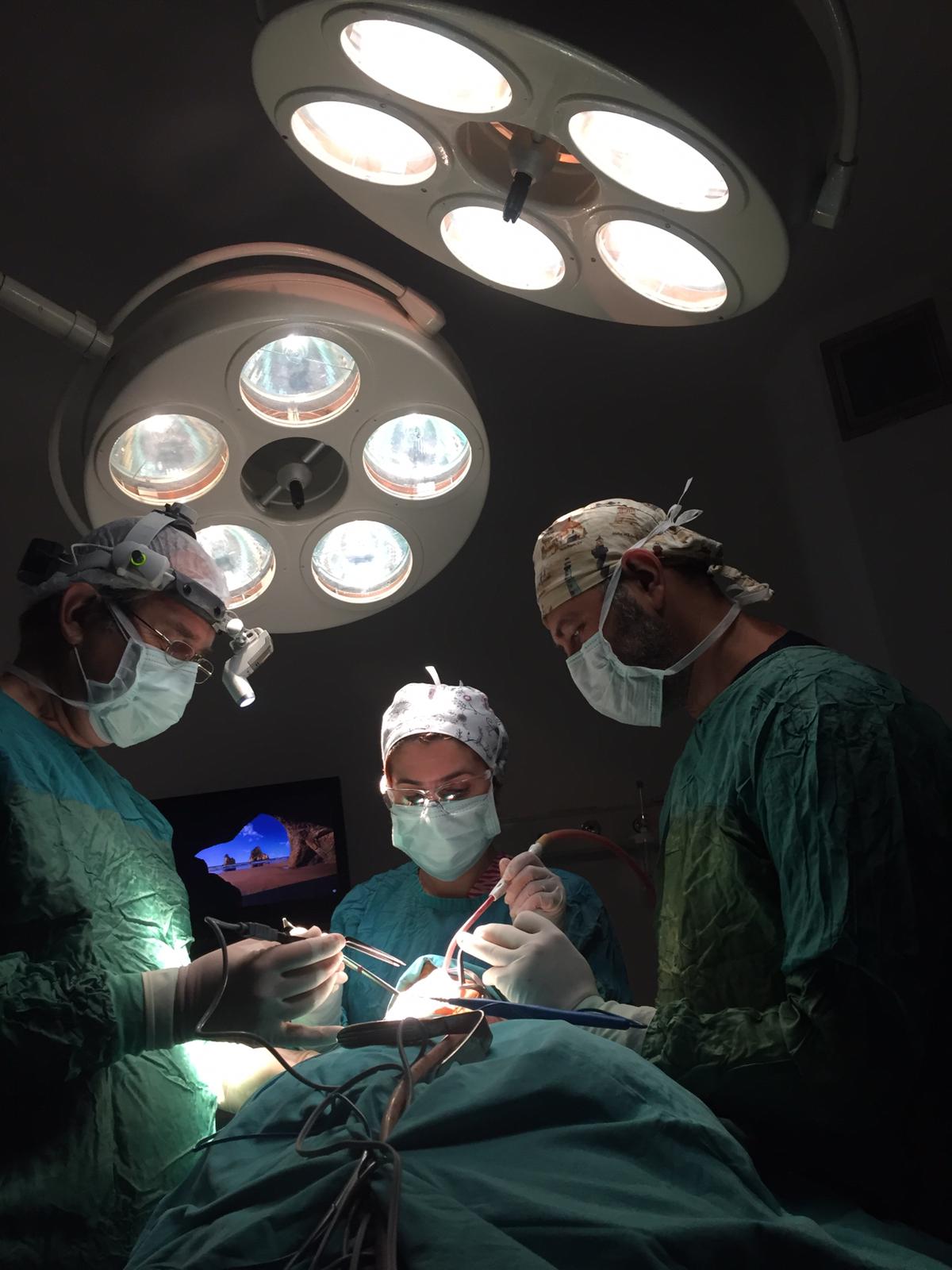 Gazetem İzmir imtiyaz sahibi Salih Erkek geçirdiği operasyon sonrası hastaları uyardı: "Doktorunuzu iyi seçin"