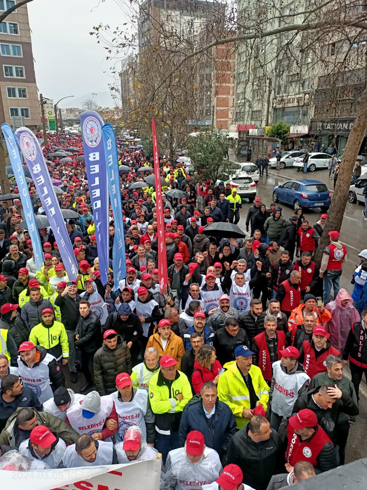 TİS krizi işçiyi sokağa indirdi