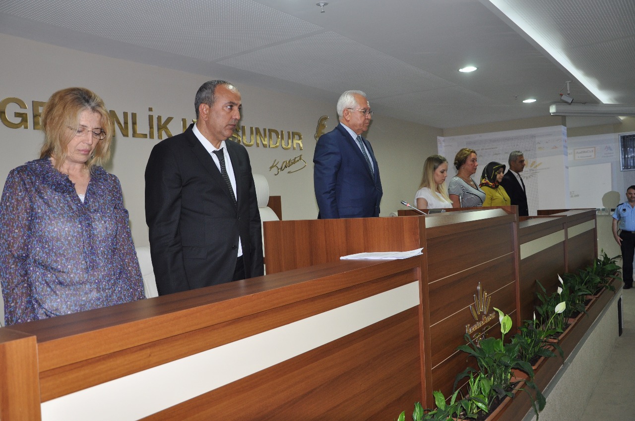 Taş, "Şovla siyaset yapılmaz"