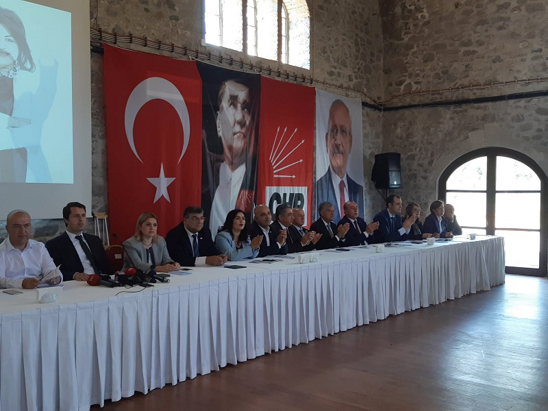 CHP İzmir adayları görücüye çıktı