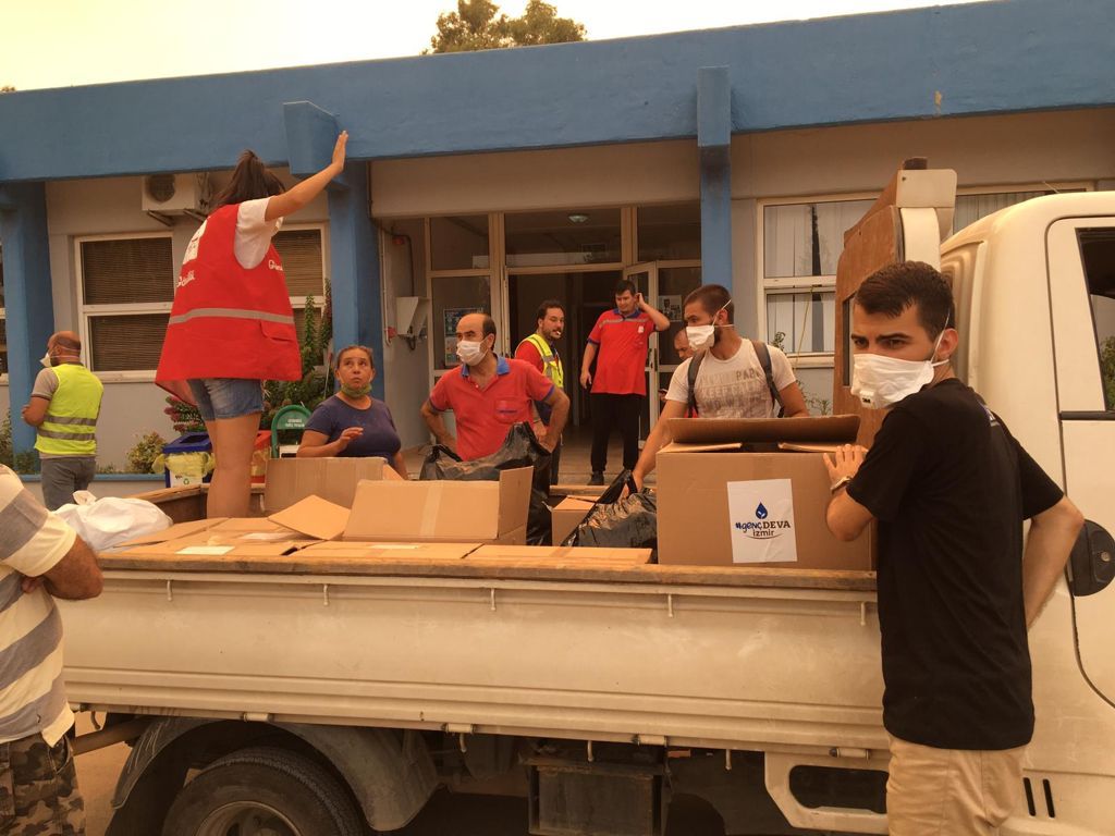 İzmir DEVA’dan Milas’a yardım eli