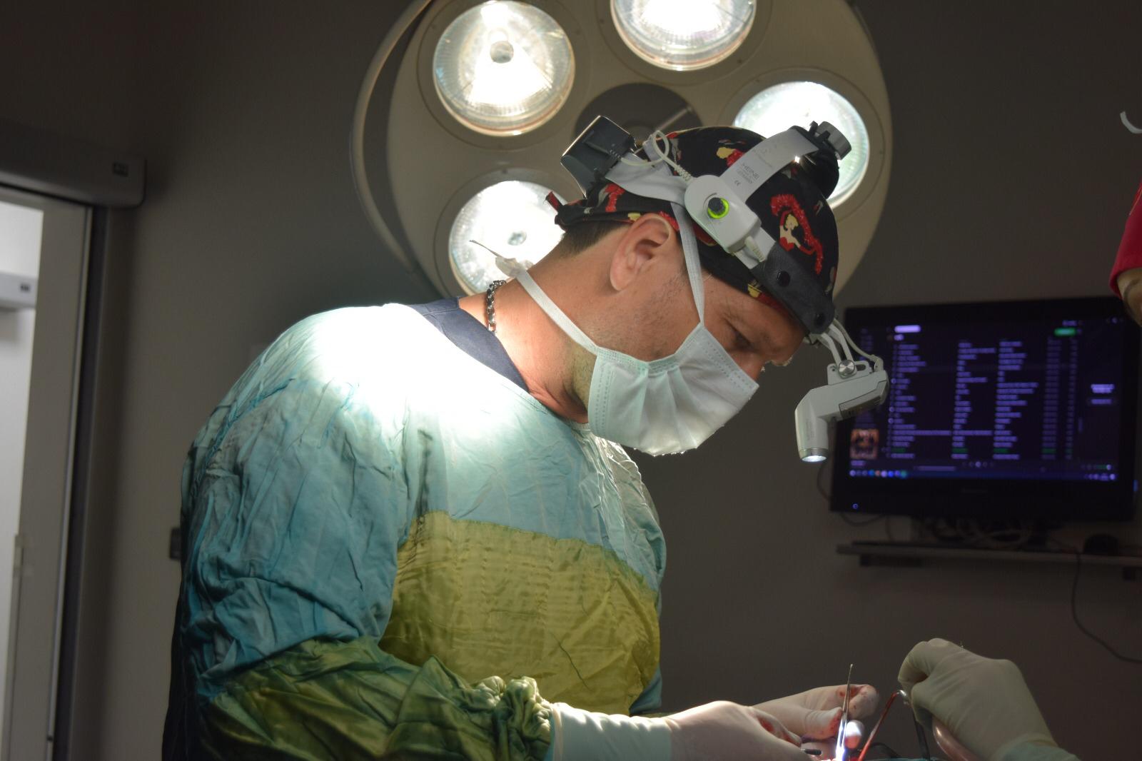 Gazetem İzmir imtiyaz sahibi Salih Erkek geçirdiği operasyon sonrası hastaları uyardı: "Doktorunuzu iyi seçin"