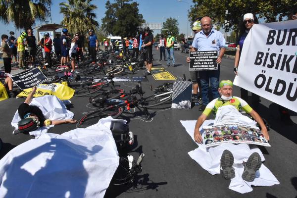 Zeynep'in öldüğü kazanın karar duruşması öncesi kefenli eylem