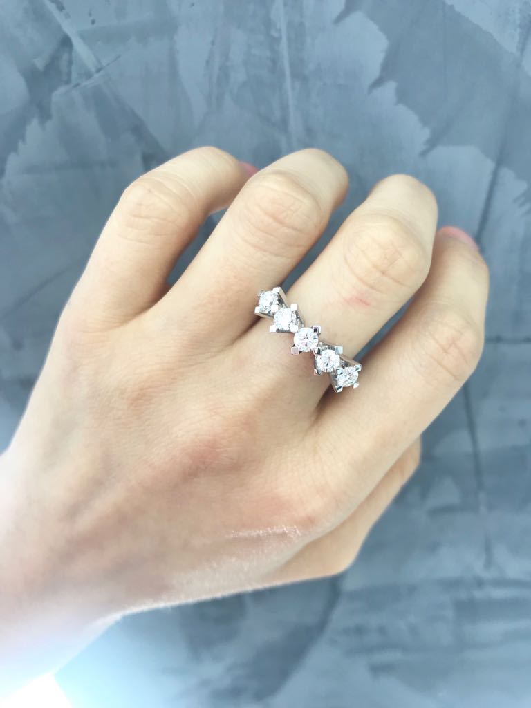 Pırlanta ve Elmas Yüzüklerde %50 İndirim