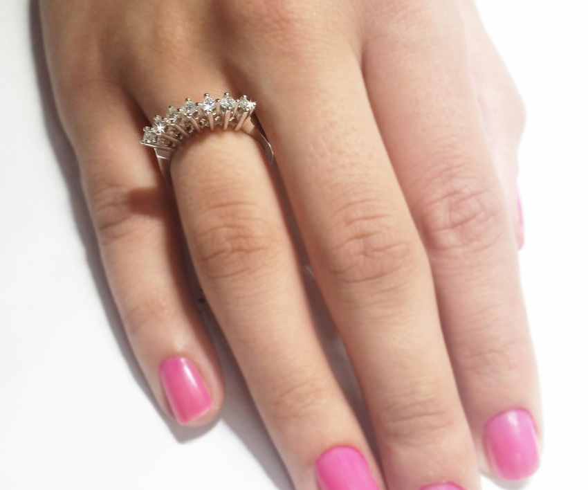 Pırlanta ve Elmas Yüzüklerde %50 İndirim