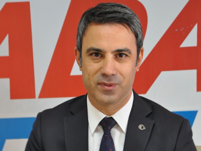 Eski başkandan aday belirleme sürecine tepki: Hayırdır, yangından mal mı kaçırıyorsunuz?